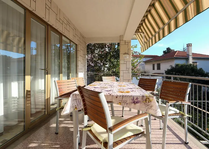 Apartman 3 Bedroom Stunning In Póla