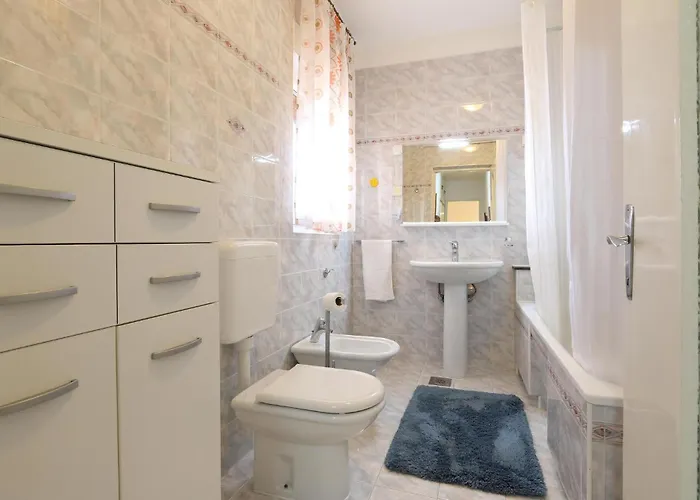 Apartman 3 Bedroom Stunning In Póla