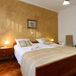 3 Bedroom Stunning In *