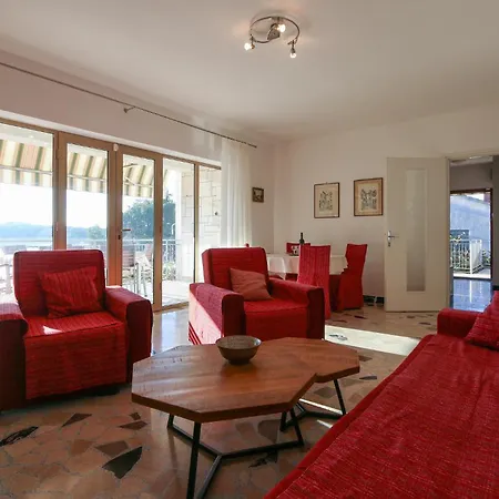 3 Bedroom Stunning In Apartmán Pula