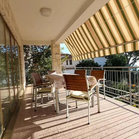 3 Bedroom Stunning In Apartment Pula