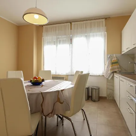 Stunning Apartment In Pula With Wifi * פולה