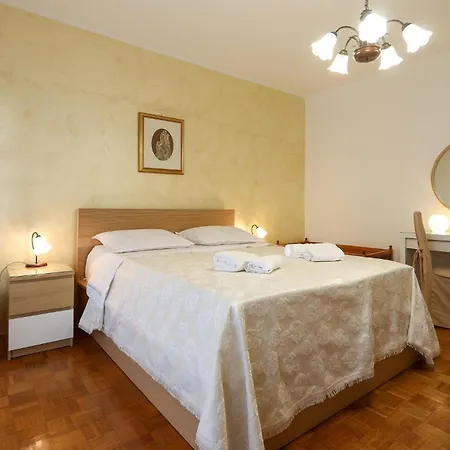 Stunning Apartment In Pula With Wifi פולה
