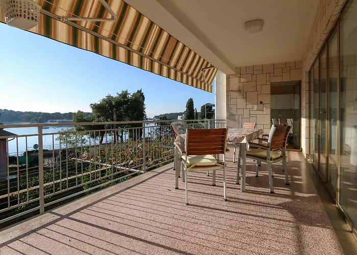 Lägenhet 3 Bedroom Stunning In *