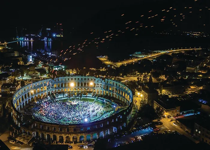 Lägenhet 3 Bedroom Stunning In *